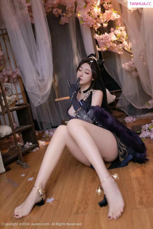 逗逗DouDou  [XiuRen]高清写真图 2024.03.14 No.8232 小逗逗 美腿性感第15张图片